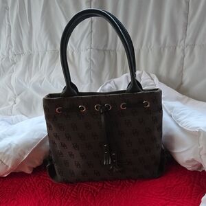 Vintage Dooney Signature Canvas Shoulder Bag 10"x8"    (#82)